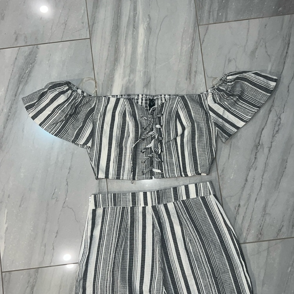 Striped Set Windsor Store Top NWT bottoms never worn